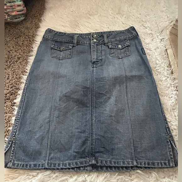 Vintage y2k
SILVER Jeans Co Denim knee length jean skirt 28 1026 D1 - Picture 1 of 6